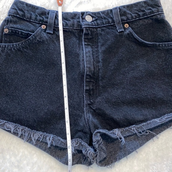 Levi’s Black Denim Shorts - Picture 4 of 6
